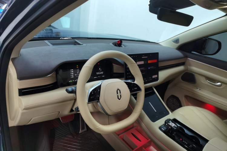 Used Hima AITO M7 2024 1.5T Intelligent Drive Rear-Drive Ultra Version 5 Seats Center Console