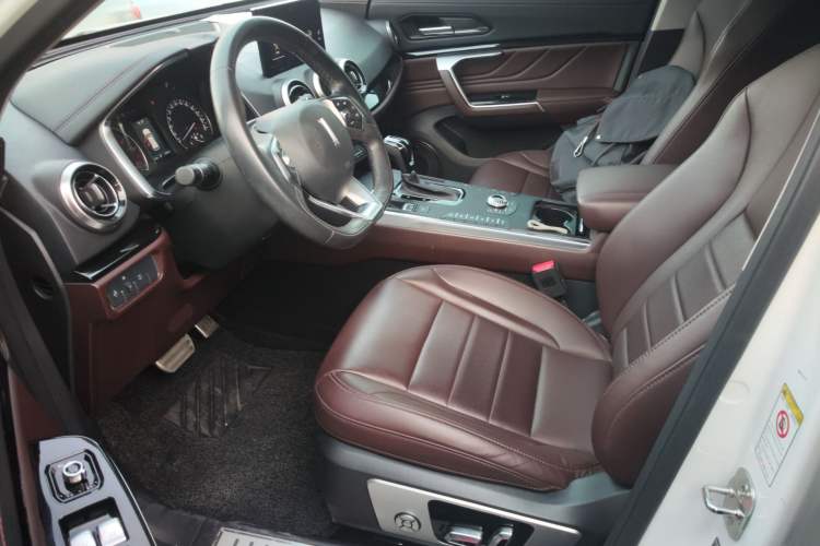 Used Wey VV5 2017 2.0T Ultra-Luxury Version
