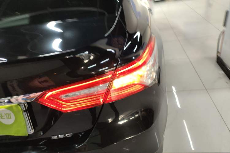 Used Toyota Camry 2021 2.5G Luxury Edition
