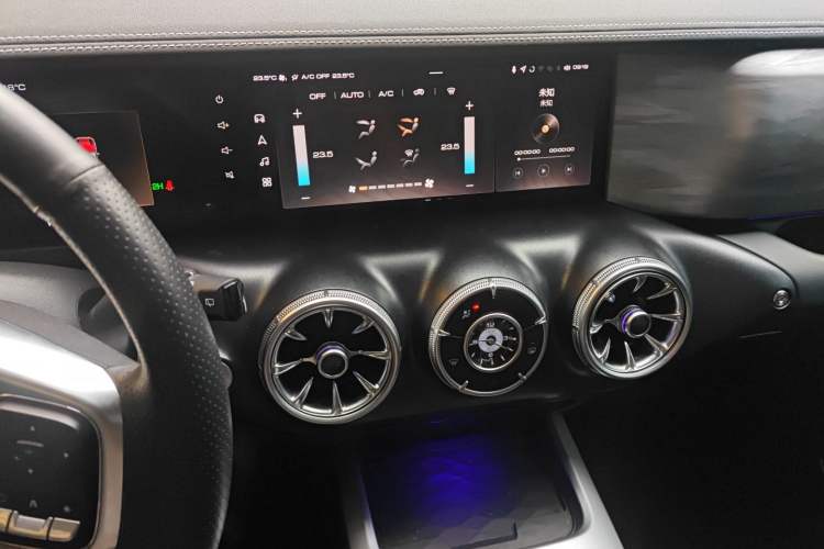 Used Tank 300 2021 Off-Road Edition 2.0T Conqueror Audio And AC Panel