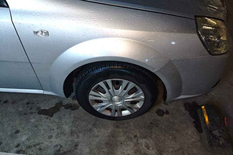 Used Buick Excelle 2013 1.5L Automatic Classic Model Right Front Wheel Hub