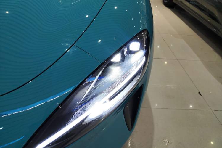 Used Xiaomi Auto SU7 2024 Four-Wheel Drive Ultra-Long Range Advanced Intelligent Driving Max Edition