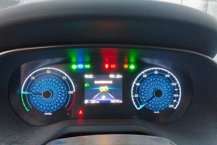 Used Hongqi E-QM5 2022 431 km Charge & Enjoy Edition