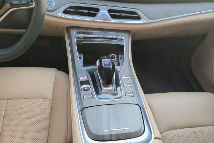 Used Landian E5 2023 1.5L DE-i 100KM Zhenxiang Edition 7-Seater