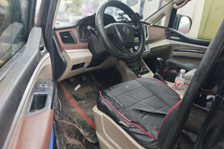 Used FORTHING Lingzhi 2020 M5L 2.0L Base Model 7 Seats Driver Seat