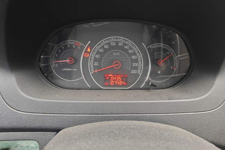 Used Wuling Zhengcheng 2015 1.8L Comfort Model LJ479QE2 Instrument Cluster