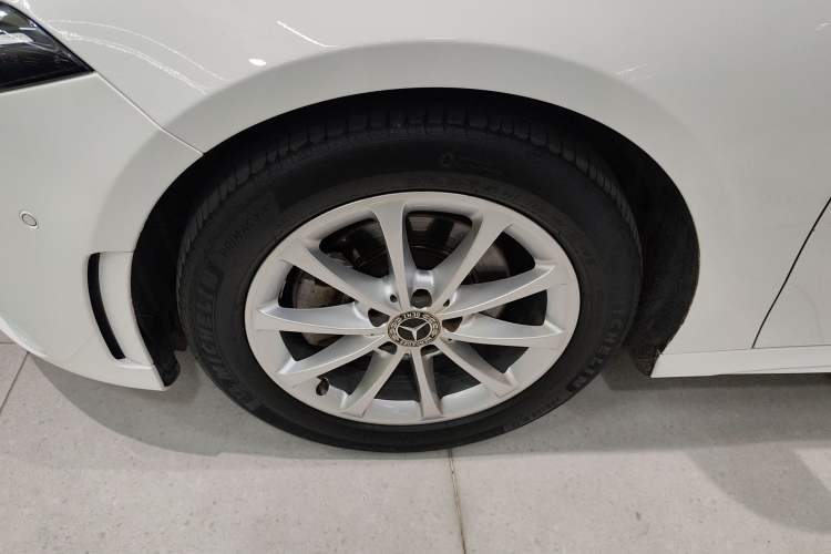 Used Mercedes-Benz A-Class 2021 A 200 L Sport Sedan Fashion Model
