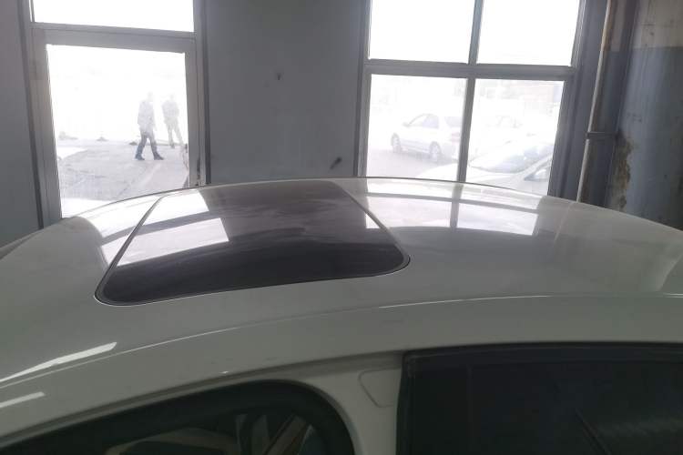 Used Volkswagen Bora 2014 1.6L Manual Comfort Model Roof