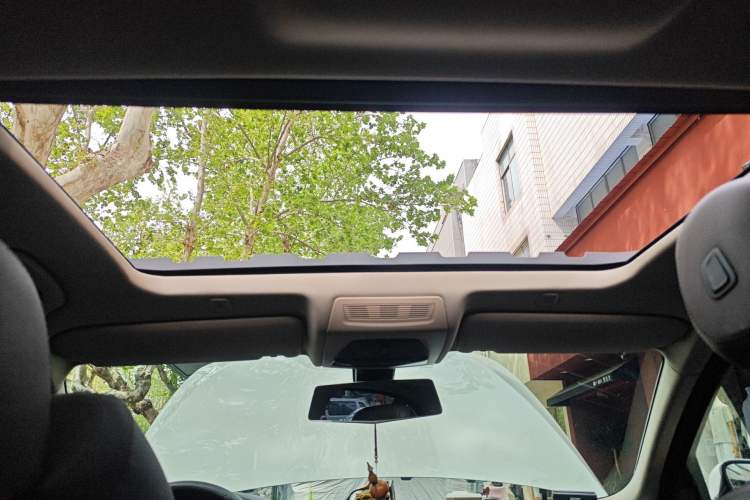 Used BMW 5 Series 2014 528Li Luxury Design Package
