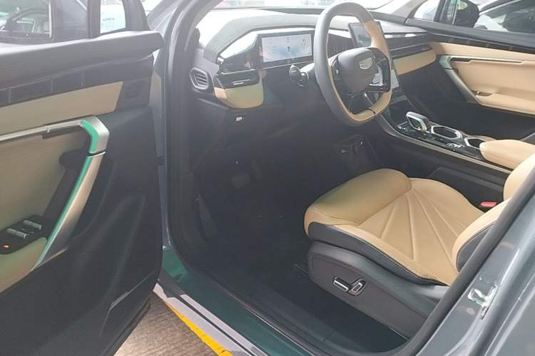 Used Geely Auto FX11 2023 1.5TD DCT Prestige Edition