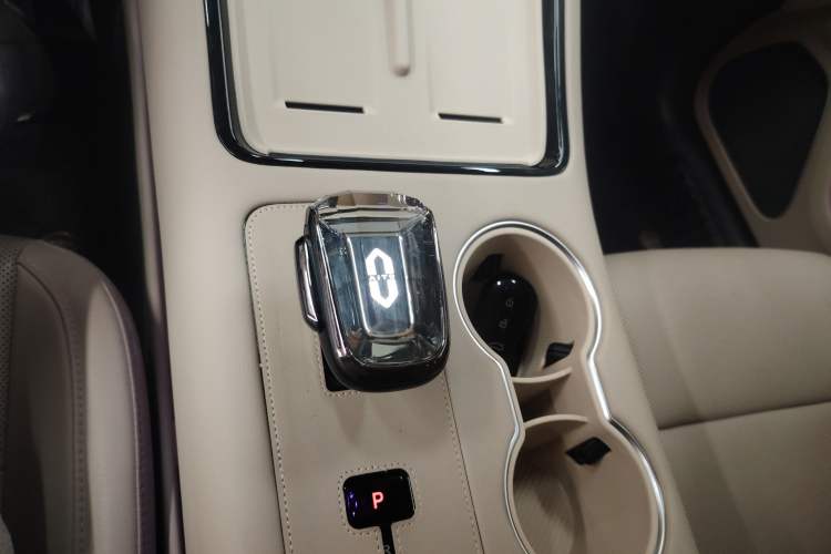 Used Hima AITO M5 2022 Pure Electric Rear-Drive Standard Edition Gear Lever