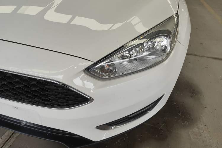 Used Ford Focus 2017 Hatchback 1.6L Automatic Fashion Edition Smart Drive Version Left Front Headlight