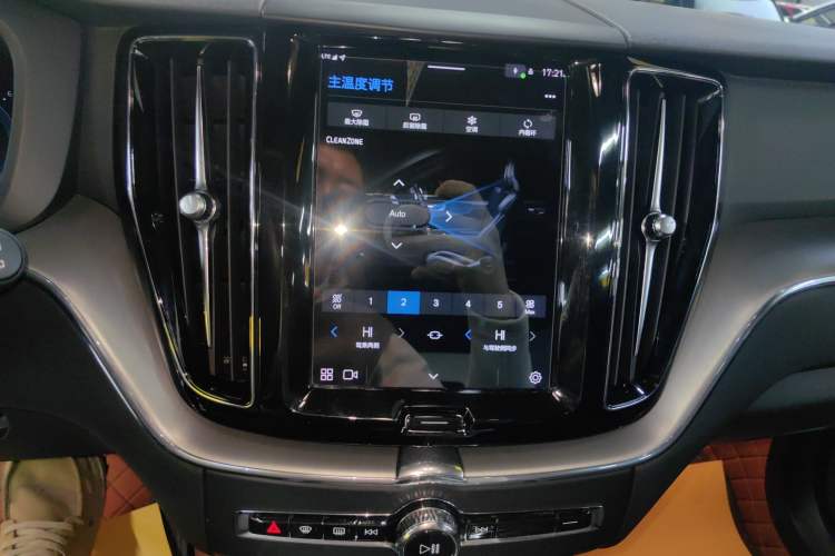 Used Volvo XC60 2022 B5 4x4 Zhiyi Luxury Edition