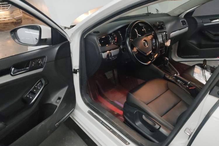 Used Volkswagen Sagitar 2018 1.6L Automatic Comfort Model
