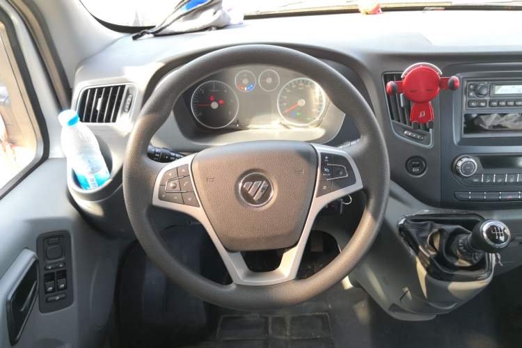Used Foton Toano 2022 2.0T Manual Urban Edition Short Wheelbase Mid-Height Design Rear Single Tire 5/6/9-Seater Configuration 4F20TC3
