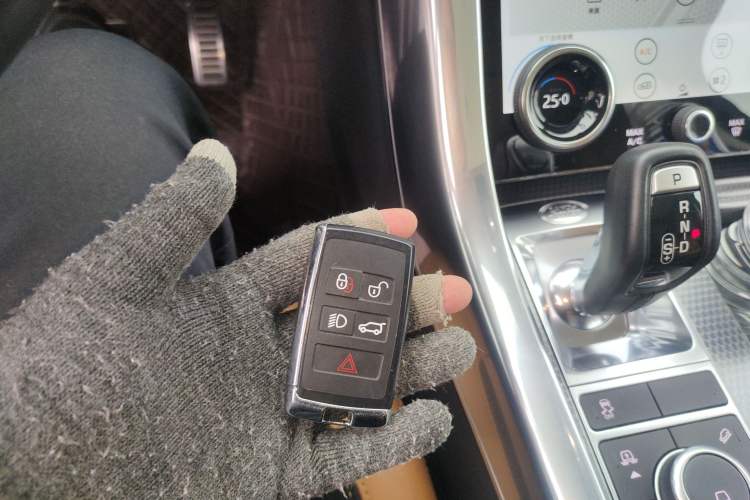 Used Land Rover Range Rover Sport 2021 3.0 L6 YAO Black Edition
