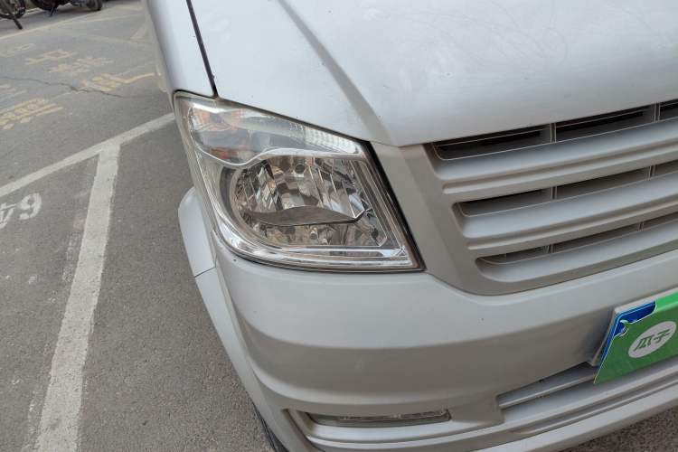 Used Dongfeng Xiaokang K05S 2019 1.2L Practical Version China VI Standard DK12 Right Front Headlight