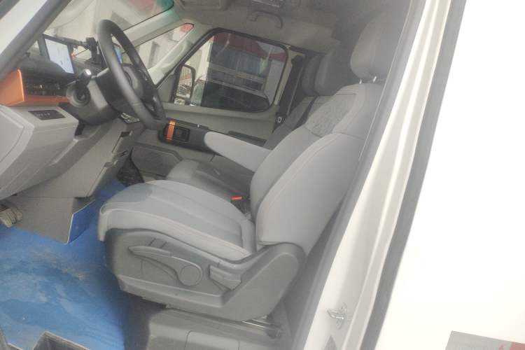 Used Farizon Super VAN 2025 Model Wealth Creation Version—Long Wheelbase High Roof 106kWh Left Front Seat