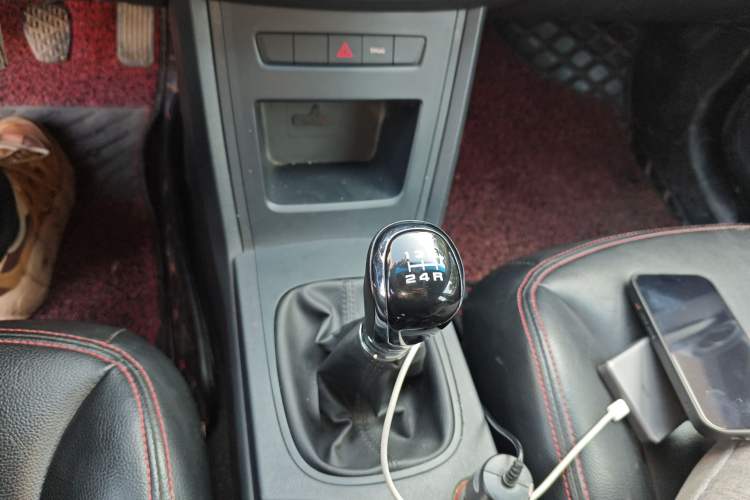 Used Roewe 350 2015 1.5L Manual Luxury Sunroof Edition
