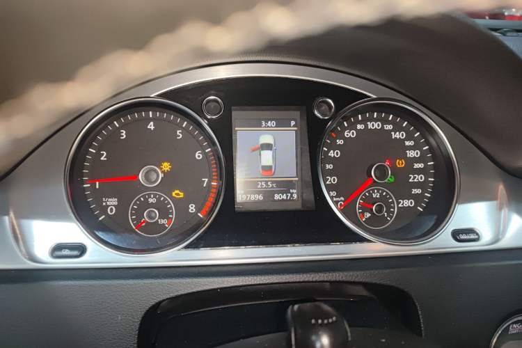 Used Volkswagen FAW-Volkswagen CC 2012 2.0 TSI Luxury Model Instrument Cluster