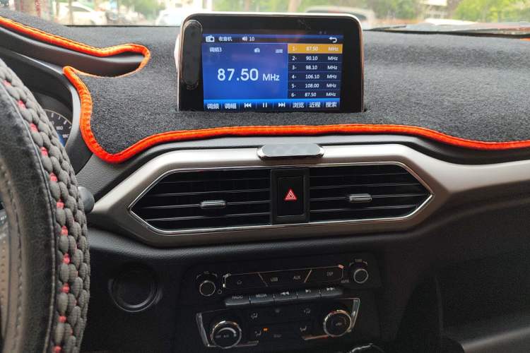 Used Dongfeng Fengon S560 2018 1.8L Manual Urban Model 7 Seats
