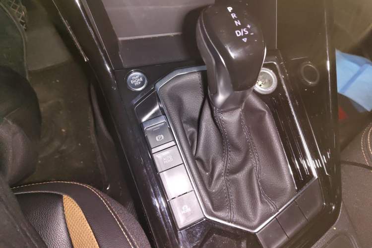 Used Volkswagen Tayron 2019 330TSI Two-Wheel-Drive Luxury Version China V Emission Standard Gear Lever