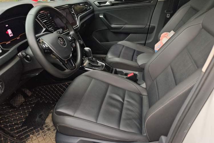 Used Volkswagen T-ROC 2021 280TSI DSG Two-Wheel Drive Comfort Connect Edition Left Front Seat