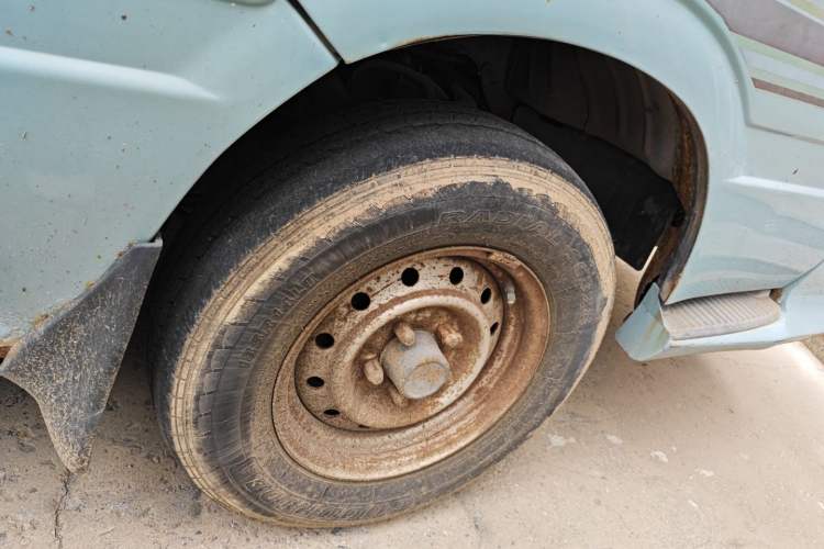 Used Foton Scenic 2010 2.0L Express Classic Short-Wheelbase Low-Roof 491EQ4A
