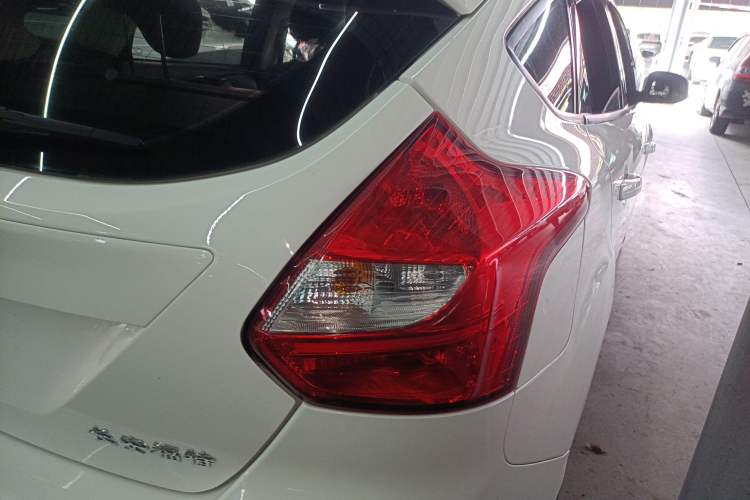 Used Ford Focus 2012 Hatchback 1.6L Automatic Fashion Edition
