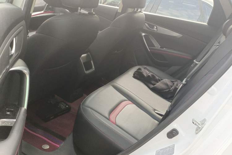 Used Changan CS55 2019 1.5T Manual Colorful Model China VI Standard
