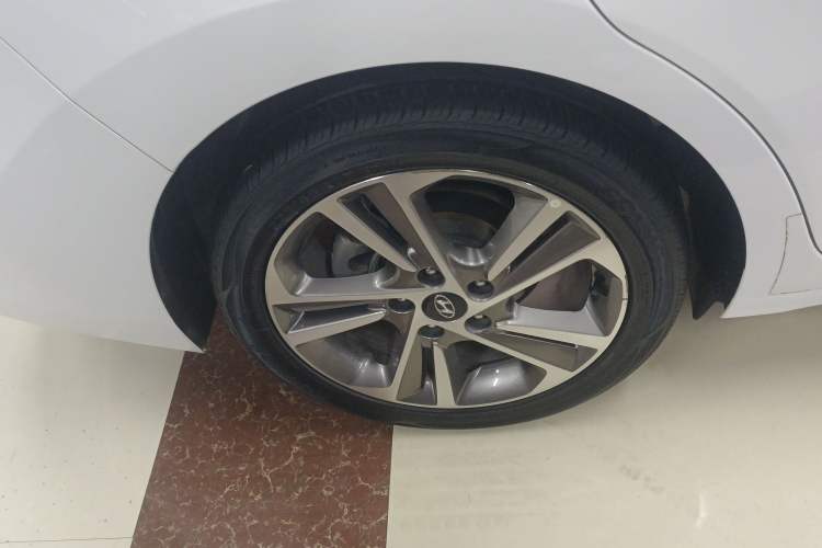 Used Hyundai Elantra (6th Generation / Lingdong) 2016 1.6L Automatic ZhiXuan – Elite Version Right Rear Wheel Hub