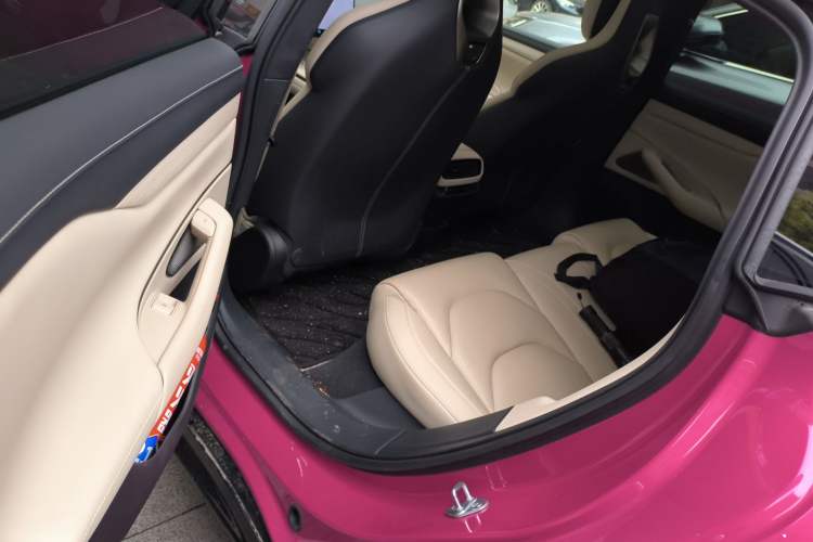 Used Xiaomi Auto SU7 2024 Four-Wheel Drive Ultra-Long Range Advanced Intelligent Driving Max Edition
