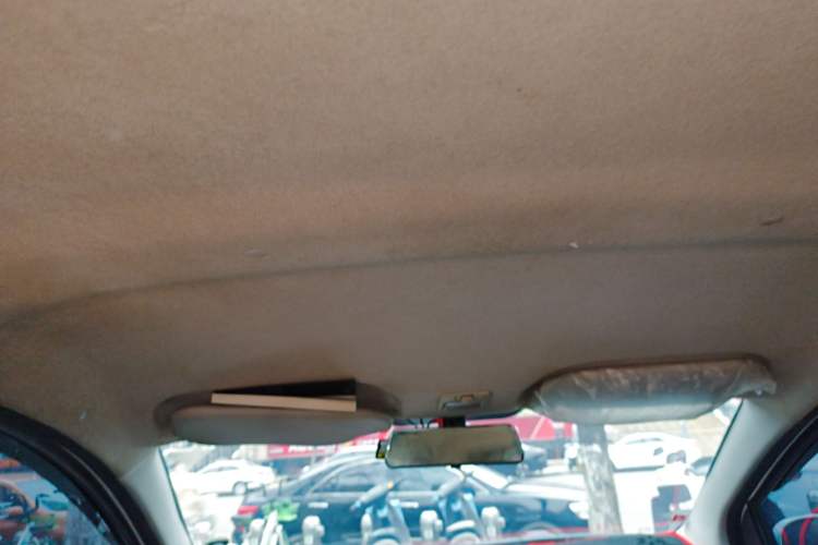 Used JAC Group Yueyue 2012 CROSS 1.0L Comfort Model
