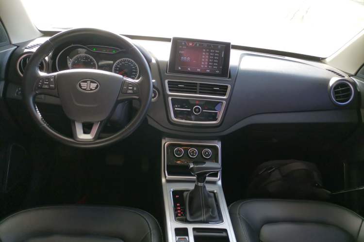 Used Bestune X40 2019 1.6L Automatic Luxury Edition China VI
