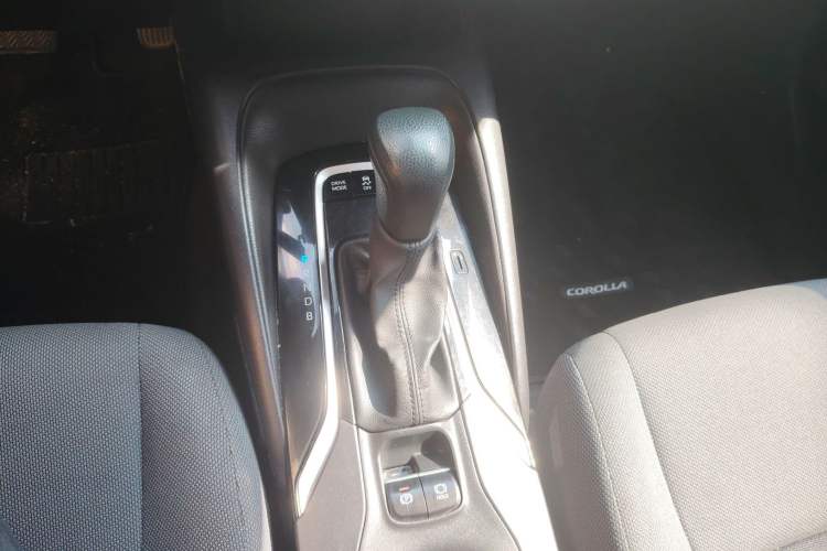 Used Toyota Levin 2019 Dual-Engine 1.8H E-CVT Luxury Edition China VI Standard
