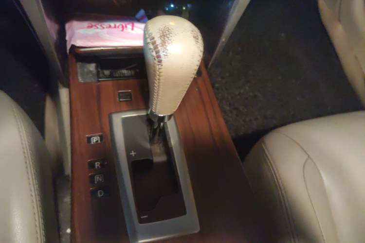 Used Nissan Teana 2009 Duke 2.5L XV VIP Deluxe Edition Gear Lever