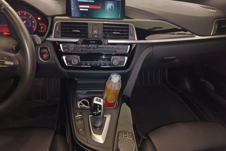 Used BMW 3 Series GT 2020 320i M Sport Package Audio And AC Panel