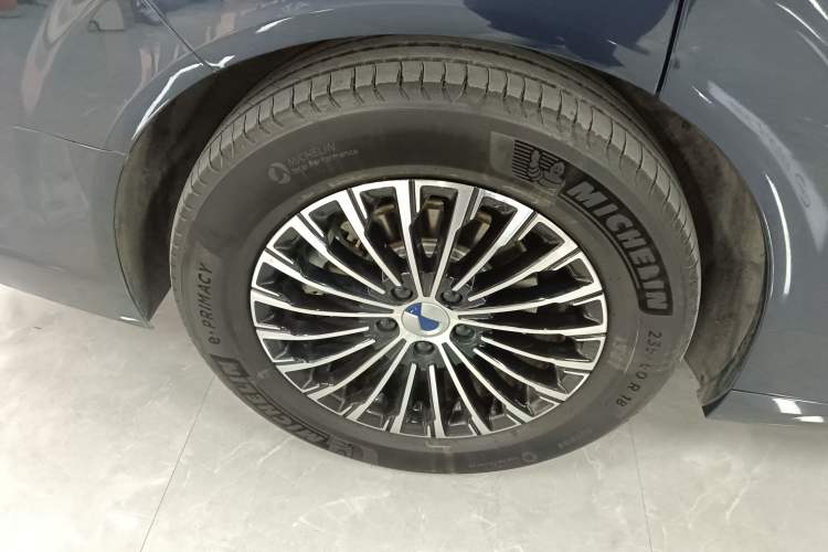 Used Denza D9 2022 DM-i 970 Four-Wheel Drive Prestige Model