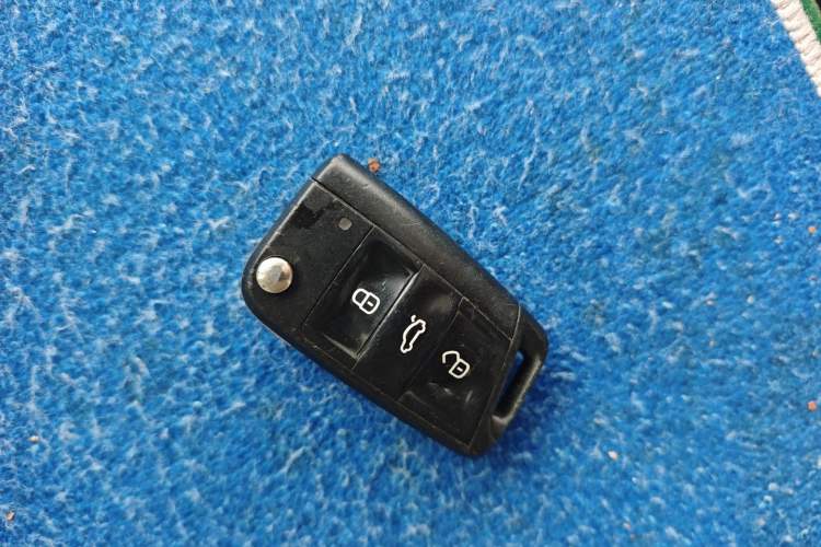 Used Skoda Octavia 2017 1.6L Automatic Smart Drive Edition Vehicle Key