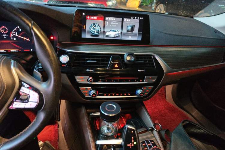 Used BMW 5 Series 2019 530Li Leading Model Luxury Package Audio And AC Panel