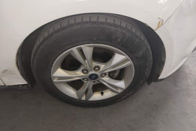 Used Ford Focus 2012 Sedan 1.6L Automatic Fashion Edition