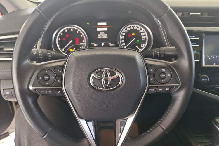 Used Toyota Camry 2018 2.0G Luxury Edition

