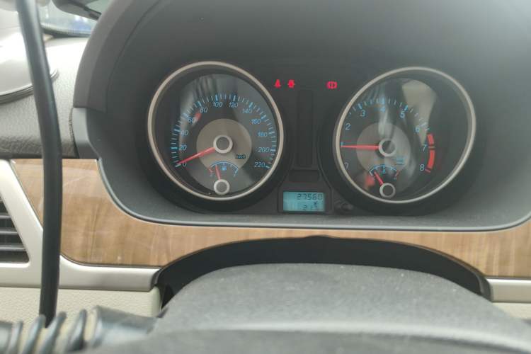 Used Buick Excelle 2015 1.5L Manual Classic Trim Instrument Cluster