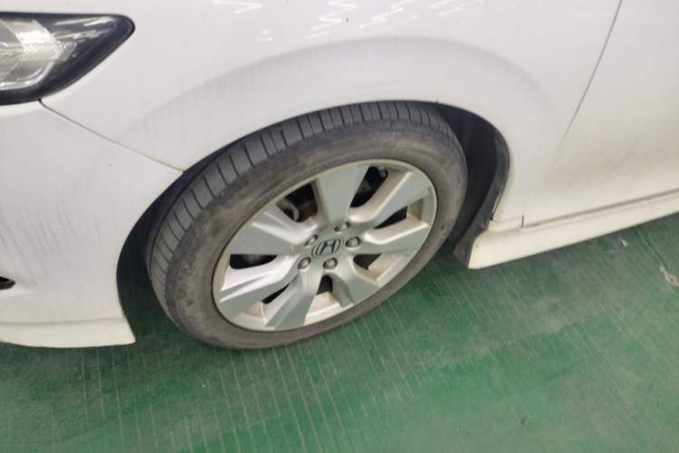 Used Honda Jade 2014 1.8L Automatic Comfort Elite Version 5 Seats Exterior 4