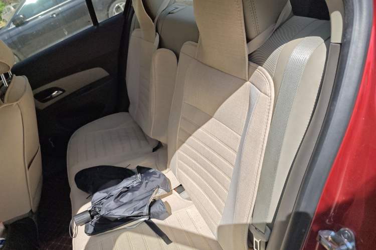 Used Chevrolet Cruze 2015 1.5L Classic SE AT Left Rear Seat