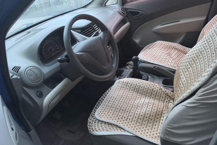 Used Chevrolet Sail 2010 Sedan 1.2L Manual Fashion Edition Left Front Seat