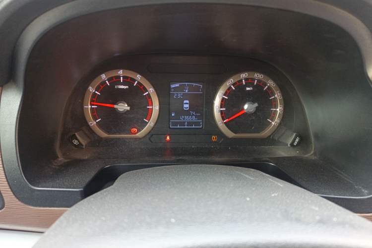 Used FORTHING Lingzhi 2019 Facelifted M5L 1.6L 7-Seater Base Model China VI Standard Odometer Close Up