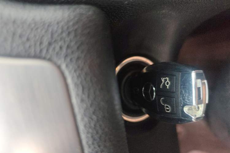 Used Mercedes-Benz R-Class 2014 R 320 4MATIC Business Model Vehicle Key