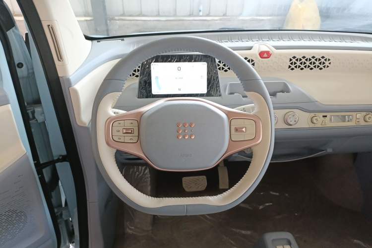 Used Dongfeng Fengon MINIEV 2022 Candy Edition Lightly Sweeted Steering Wheel