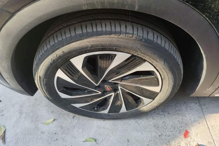 Used Hongqi HS7 PHEV 2024 2.0T PHEV Four-Wheel Drive Flagship Edition 6 Seats Left Front Wheel Hub